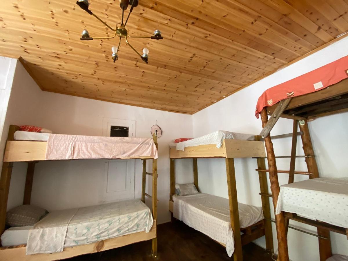 Shotgun Hostel & Guesthouse Vuno Exterior photo