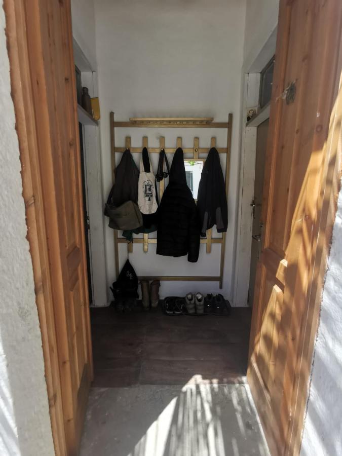 Shotgun Hostel & Guesthouse Vuno Exterior photo